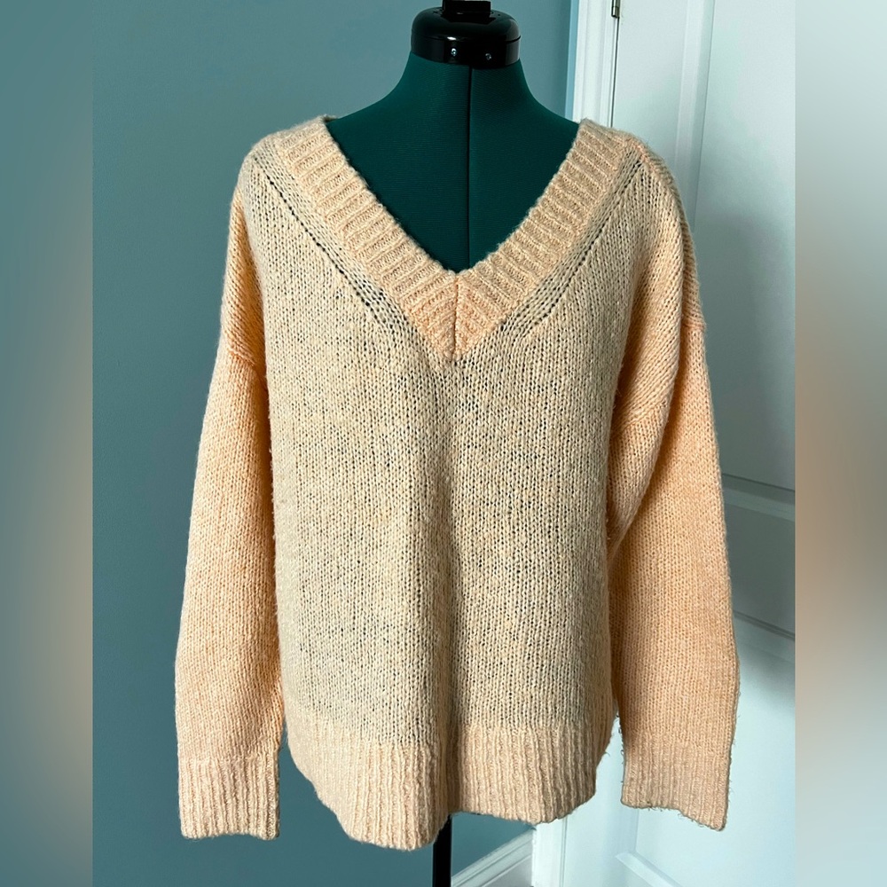 Peach chunky V-neck sweater